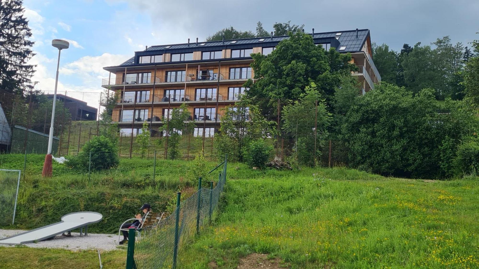 Krasny Apartman U Sjezdovky V Janskych Laznich تروتنوف المظهر الخارجي الصورة